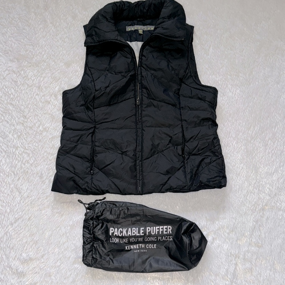 KENNETH COLE black packable puffer vest size M